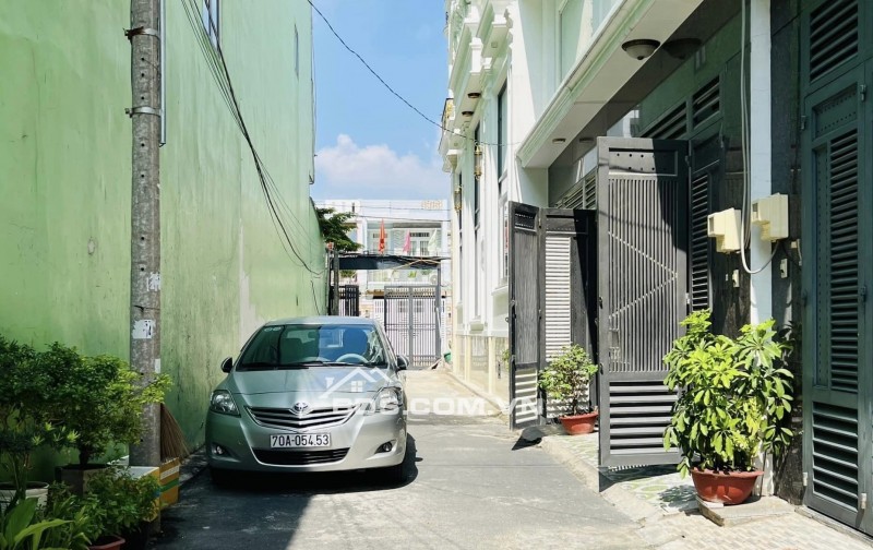Hẻm Rộng 6m, 1 Trục, 4 Tầng Đúc, Chỉ 9 Tỷ